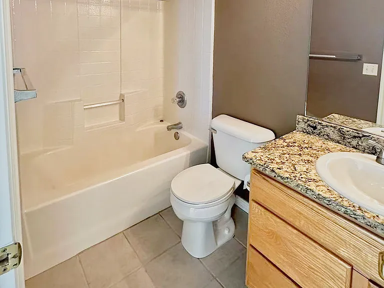 1243 S Akron Way — Photo 16