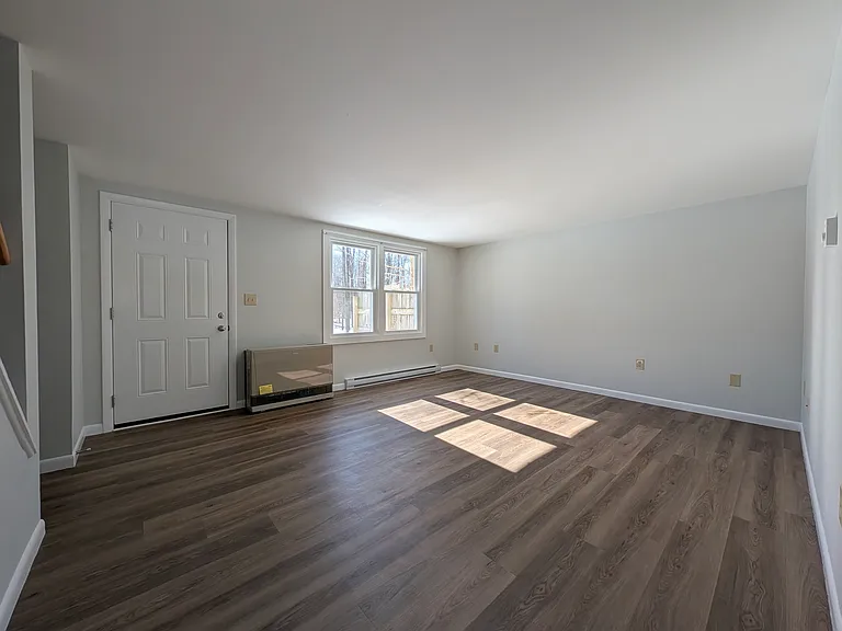 99 Village Green Dr #7 — Photo 8