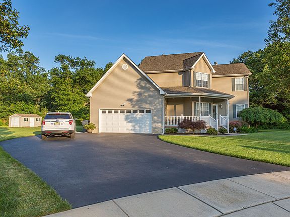 2nd image of 1661 Copperfield Ln