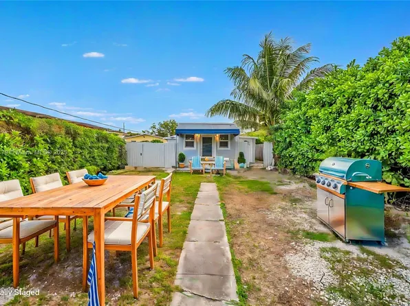 2372 NW 34th St, Miami, FL 33142