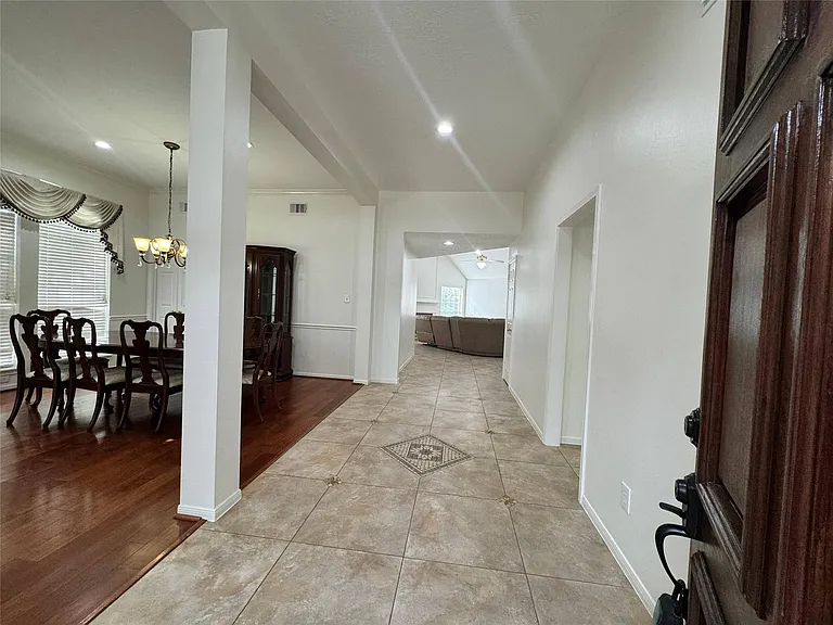 1718 Berkoff Dr — Photo 4