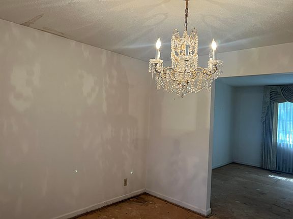 4th image of 615 N Valley Dr #53