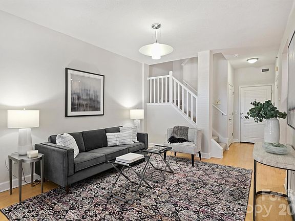 4th image of 1320 Fillmore Ave Unit 107