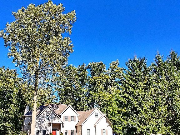 2nd image of 3405 Turnberry Dr