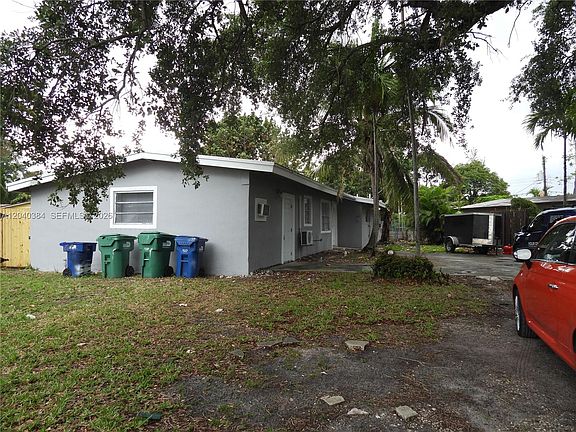 4th image of 1572 NE 149th St #A