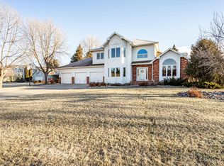2001 Rose Creek Dr S, Fargo, ND 58104