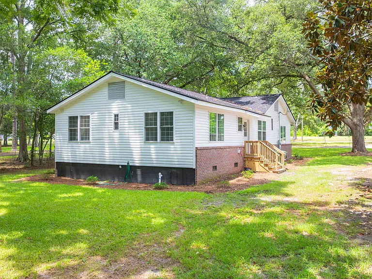 706 E Pinetree Blvd — Photo 14