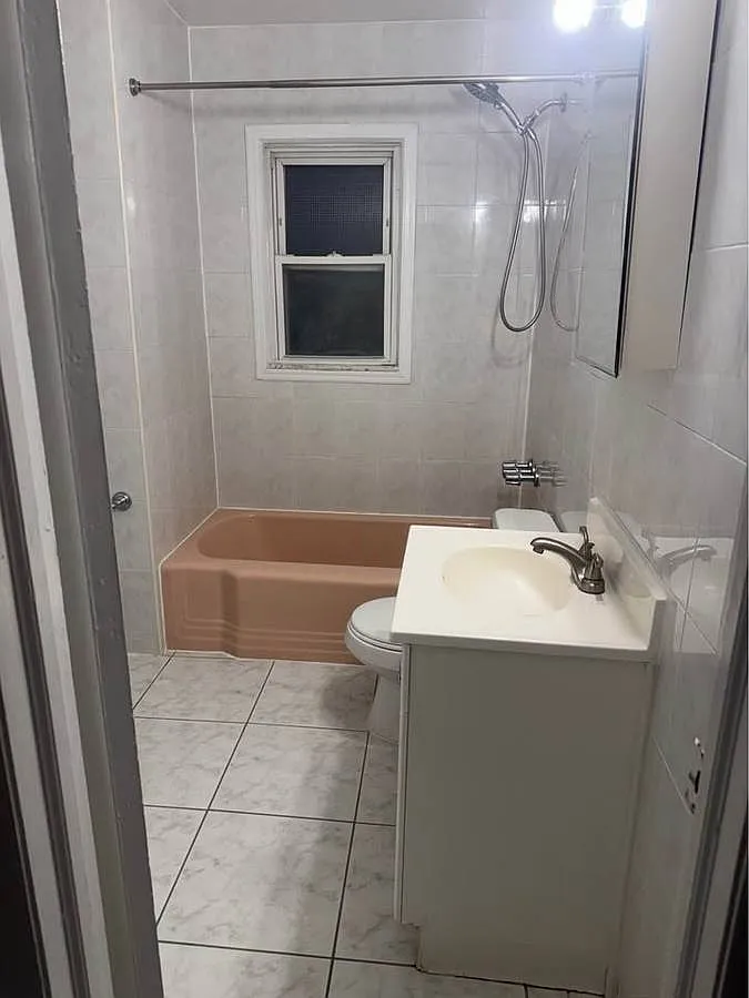 1 bed, $1,100 — Photo 1