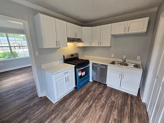 3711 Holt 2_10042024