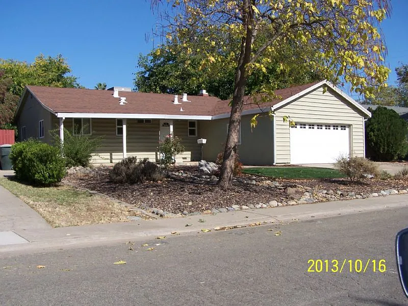 8908 Rosetta Cir photo 1