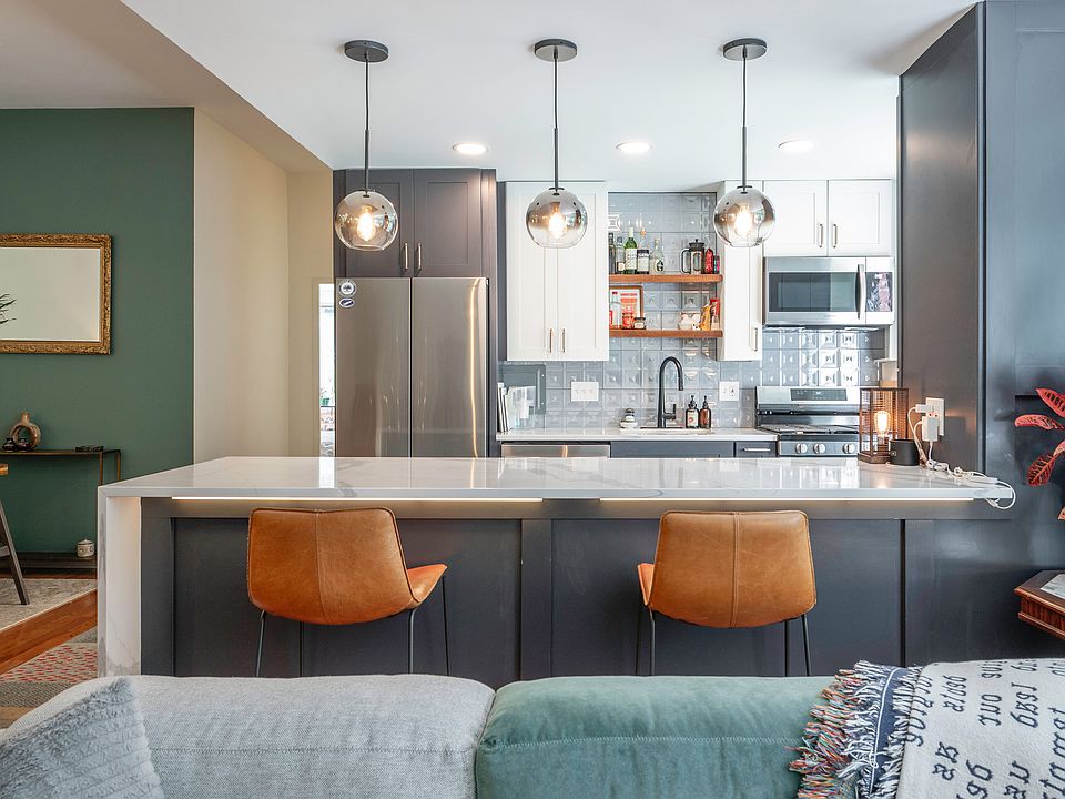 Open Concept Kitchen and Breakfast Bar