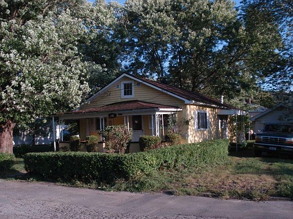 2nd image of 2421 Kanawha St