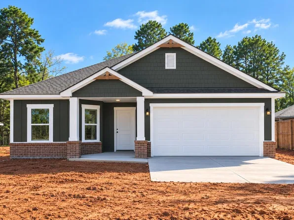 2706 Southern Oaks Dr, Longview, TX 75604