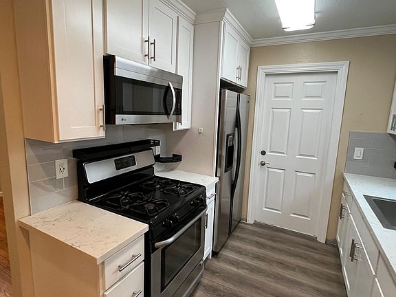 4th image of 649 Hurlingame Ave