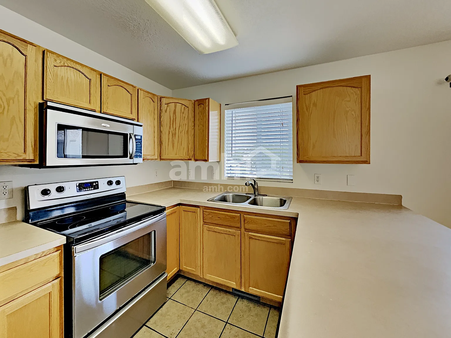 4 bed, 2.0 bath, 1536 sqft, $2,410 — Photo 4