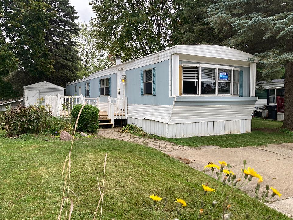 1st image of 379 Woodland Dr
