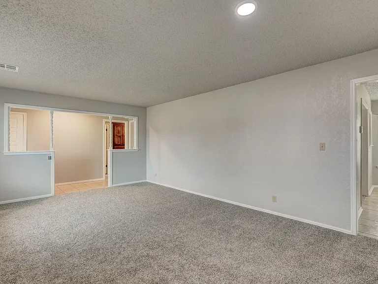 1208 NE 22nd St — Photo 5