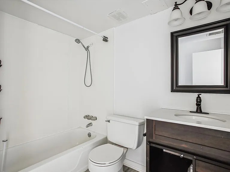 9712 Kingsbridge Dr #303 — Photo 19
