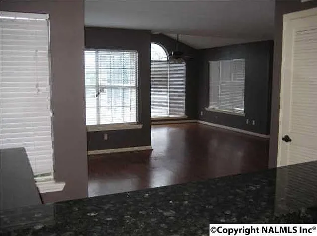215 Waters Edge Ln — Photo 6