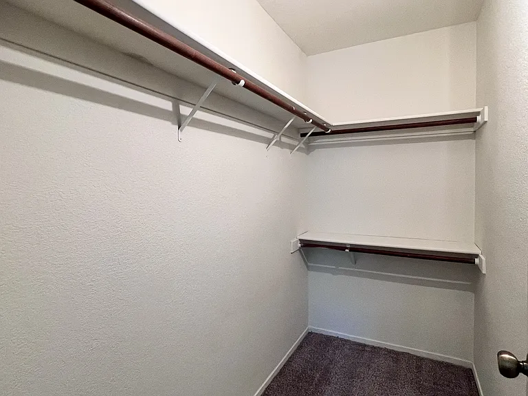 2x2 Walk In Closet