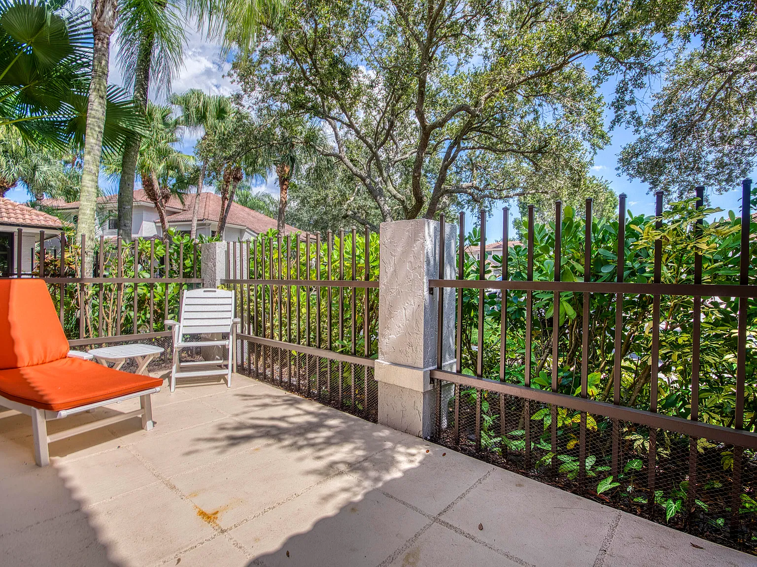 2 bed, 2.5 bath, 1392 sqft, $3,500 — Photo 4