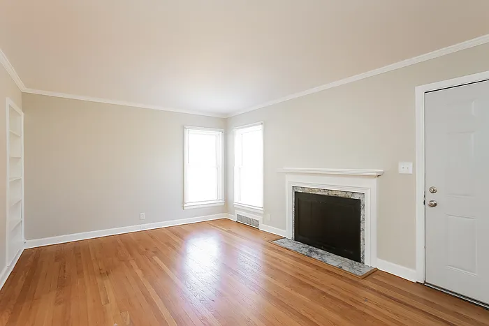 Building Photo - 5004 Glenside Dr
