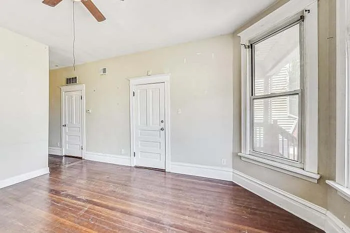 3 bed, 1100 sqft, $2,400 — Photo 4