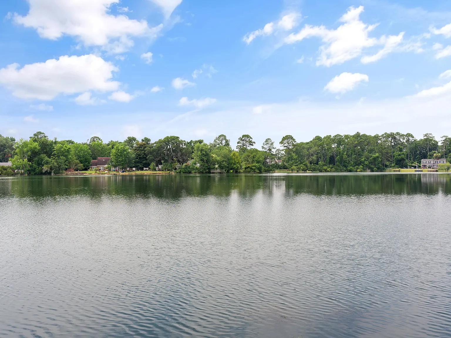 Coastal Lakeview Retreat - Fully Furnished! — Photo 4