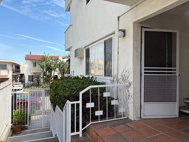 1123 S Wooster St #101 — Photo 3