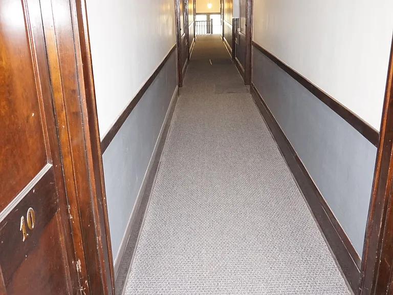 Ashland & Laurel Apartments — Photo 13