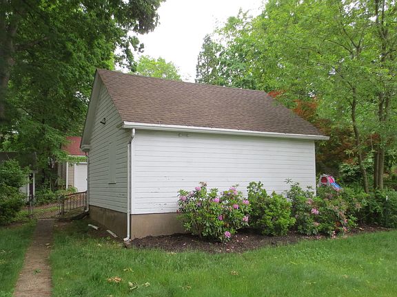 3rd image of 21 Birch Dr