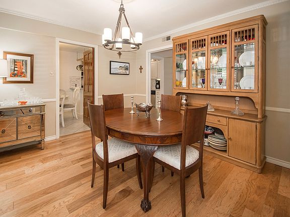 5th image of 3351 Regent Dr