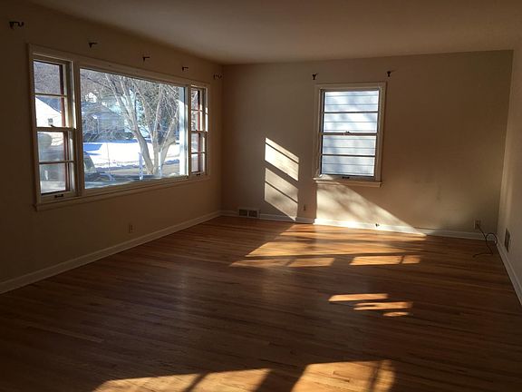 3rd image of 6128 Evans St