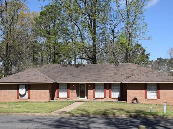 2704 Lynwood Dr, Arkadelphia, AR 71923