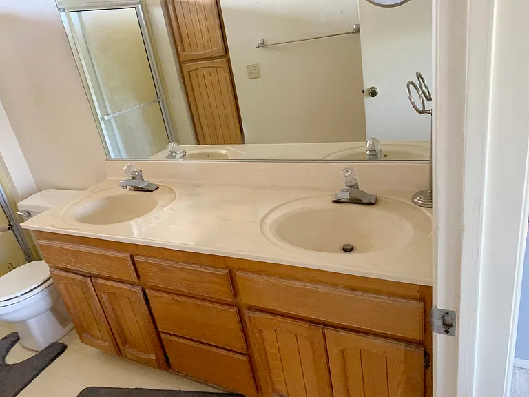 5737 Mott St — Photo 10