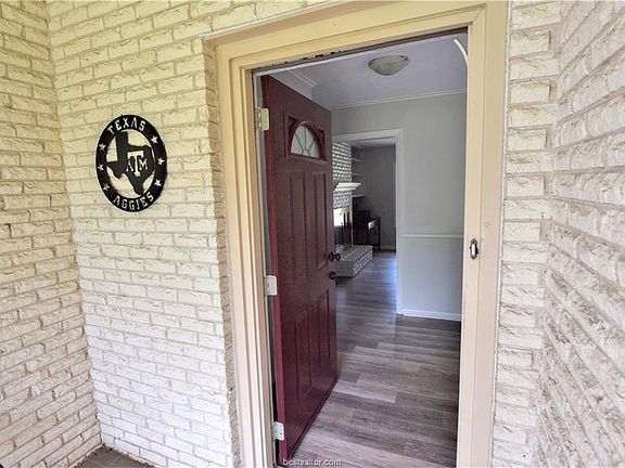 3rd image of 1205 Neal Pickett Dr