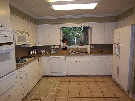 4th image of 2307 Whitney Dr #1