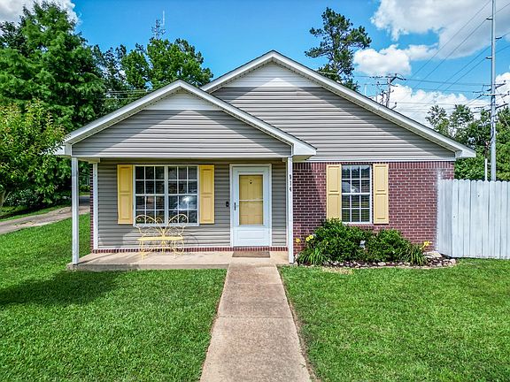 2nd image of 914 Battle Ln