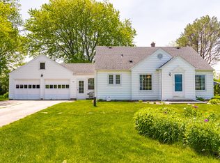 433 E Fairy Chasm Rd, Bayside, WI 53217