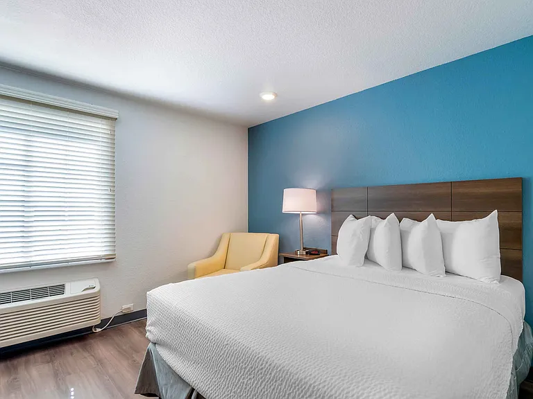 Studio Suite - 1 Queen Bed
