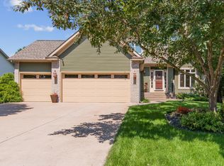 335 Linda Ln, Lino Lakes, MN 55014