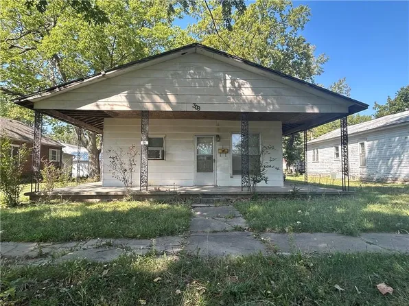 309 N 14th St, Fredonia, KS 66736