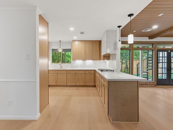 4th image of 10909 Sweetspire Pl