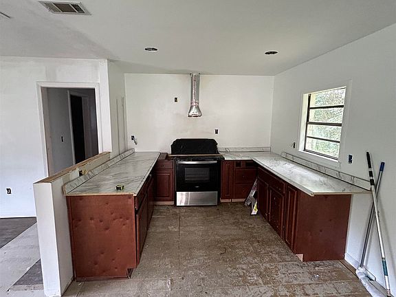 2nd image of 110 Hinson Cir
