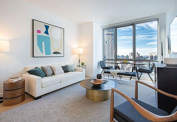3rd image of 160 Madison Ave APT 20E