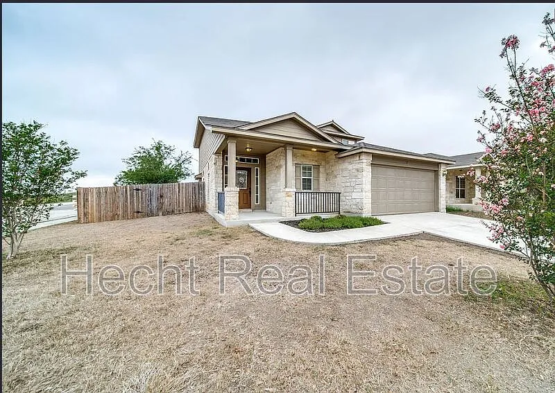 4 bed, 2.5 bath, 1754 sqft, $1,895 — Photo 2