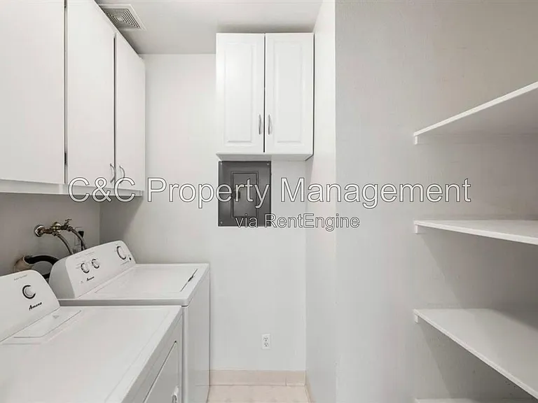 192 W Agua Caliente Rd — Photo 3