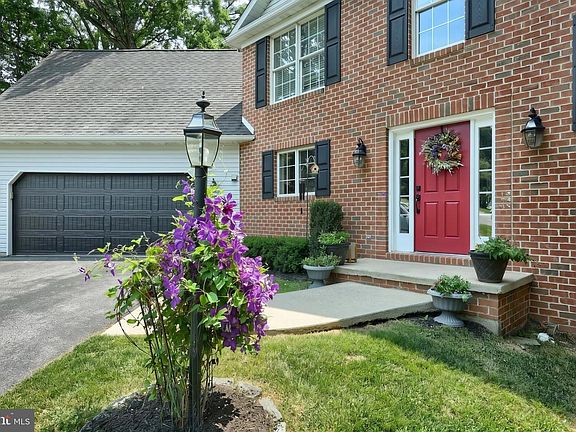 5th image of 2251 Tall Oaks Ln