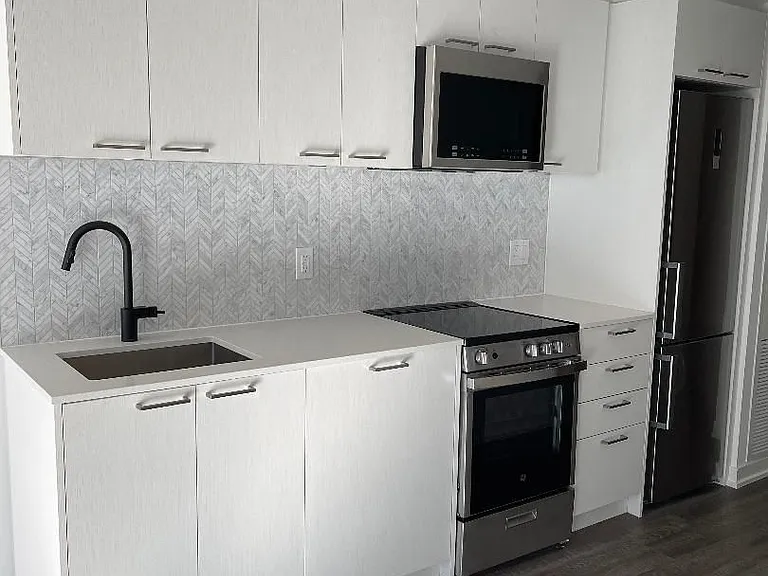 1808 Saint Clair Ave W #409 — Photo 20