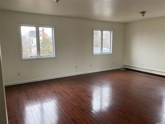 5th image of 212 Pearsall Pl Floor 2